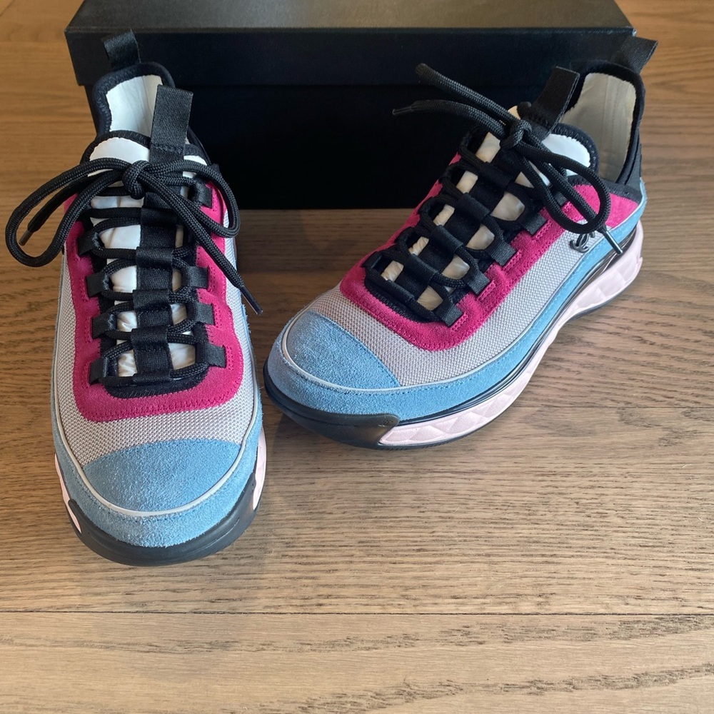 Chanel sneaker trainer